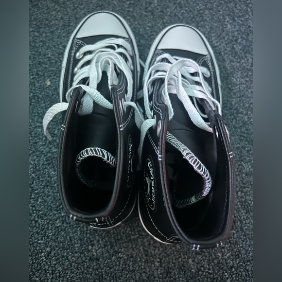 Next to New Leather Converse Women’s Size 7 - Picture 2 of 4